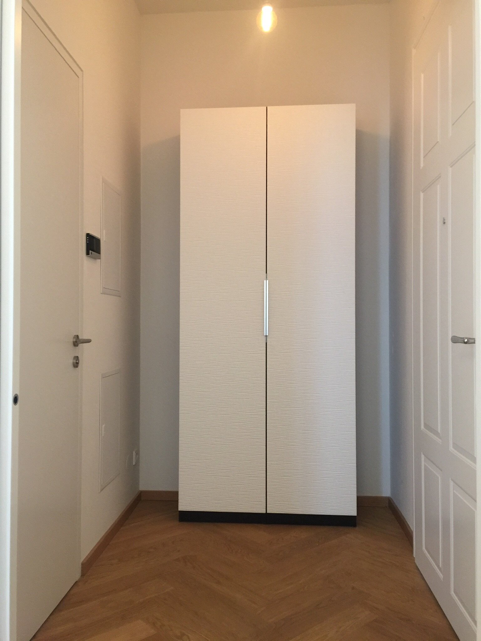 Vorzimmer: Garderobenschrank und Aufbewahrung | © Jeanne Szilit