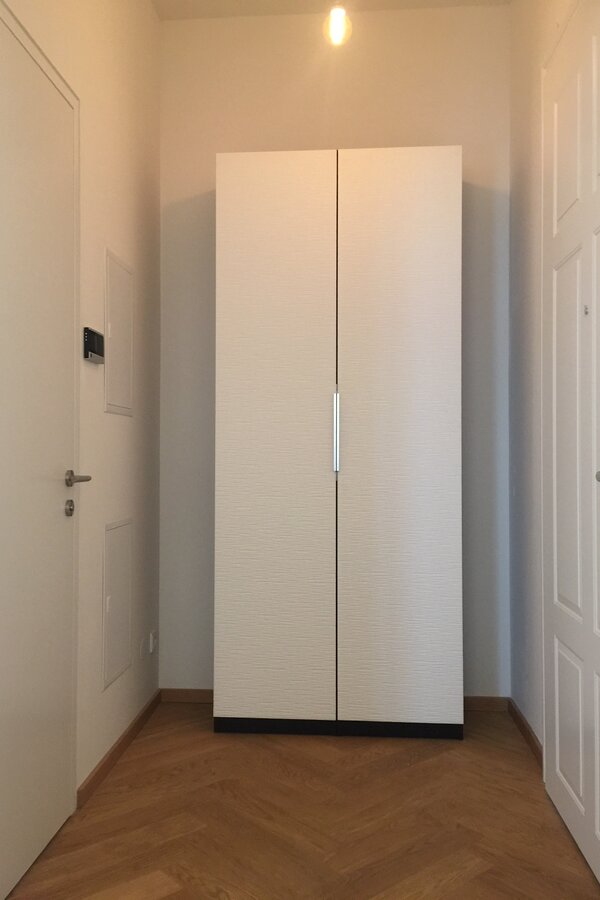 Vorzimmer: Garderobenschrank und Aufbewahrung | © Jeanne Szilit