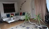 Wohnzimmer mit großen Sofa