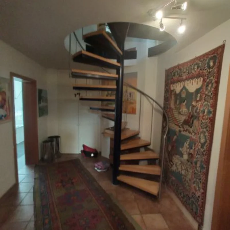 Flur mit antikem Teppich