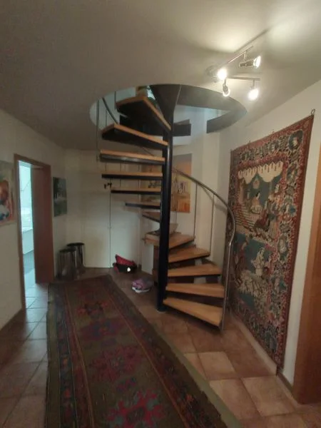 Flur mit antikem Teppich