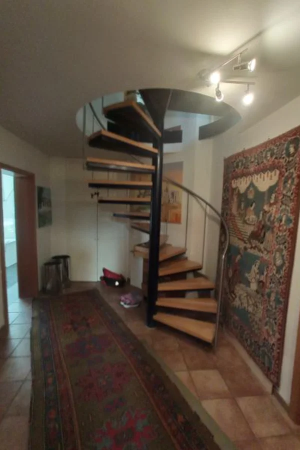 Flur mit antikem Teppich